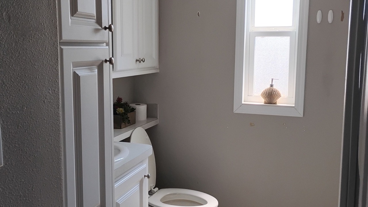 Photo of Bathroom in Bayshore Gardens