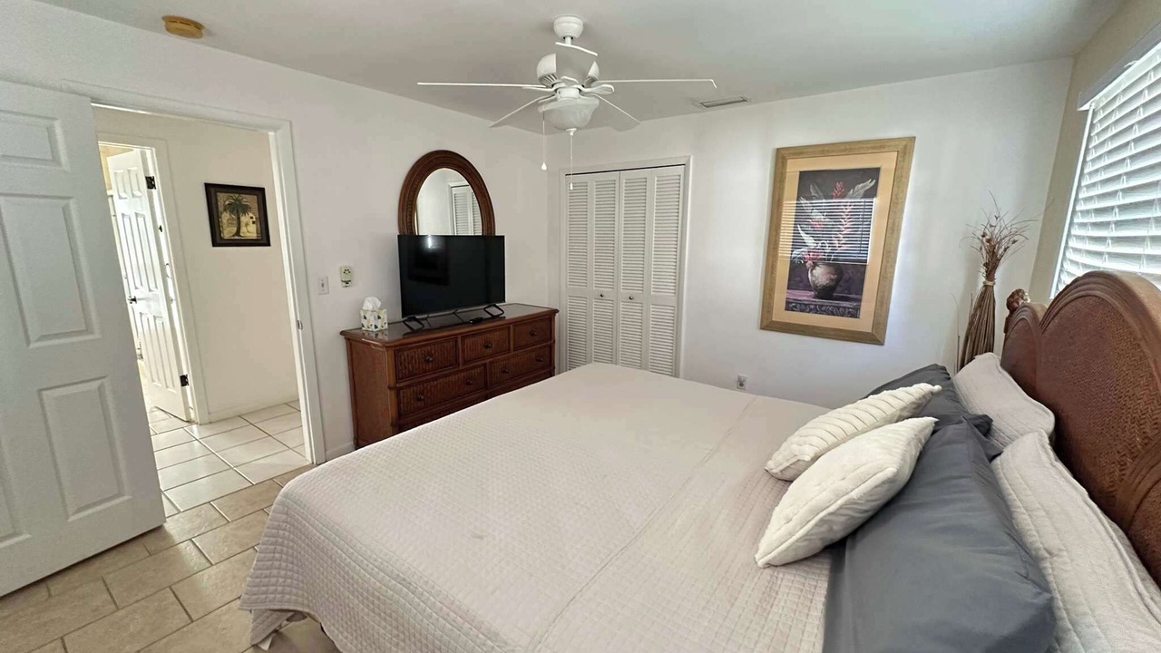 Photo of Bedroom in Eight Lakes