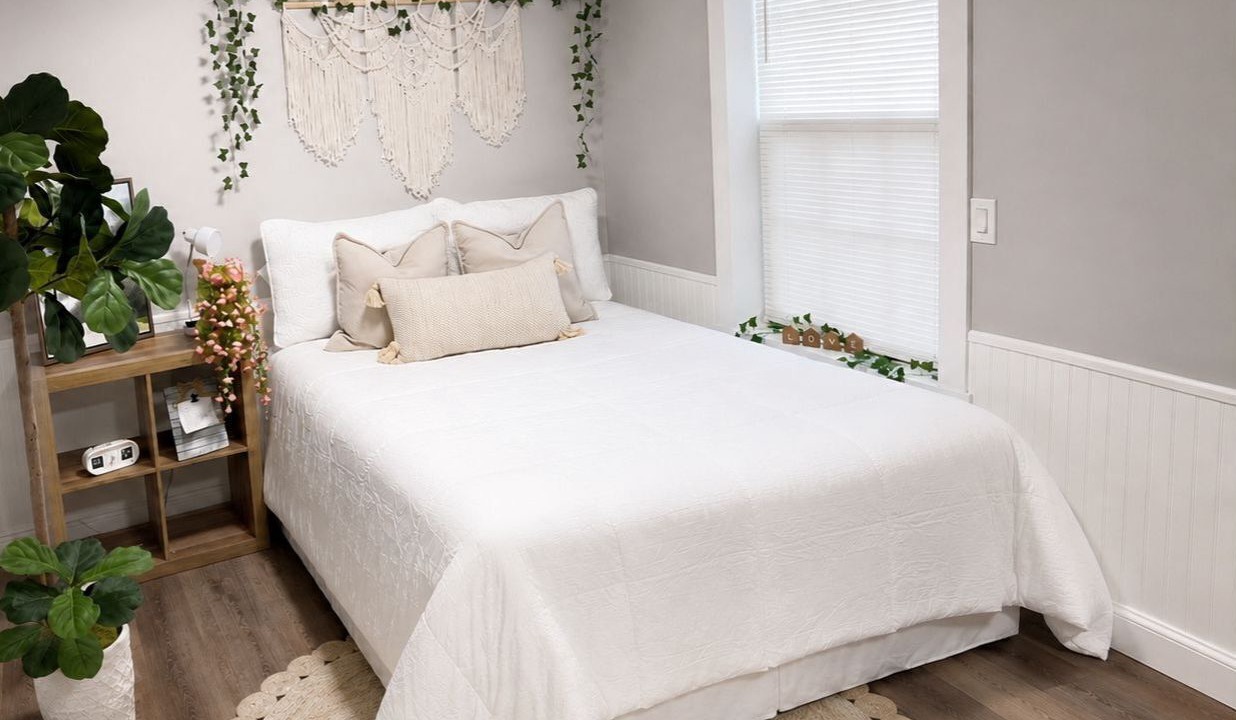 Photo of Bedroom in Bearss Plaza