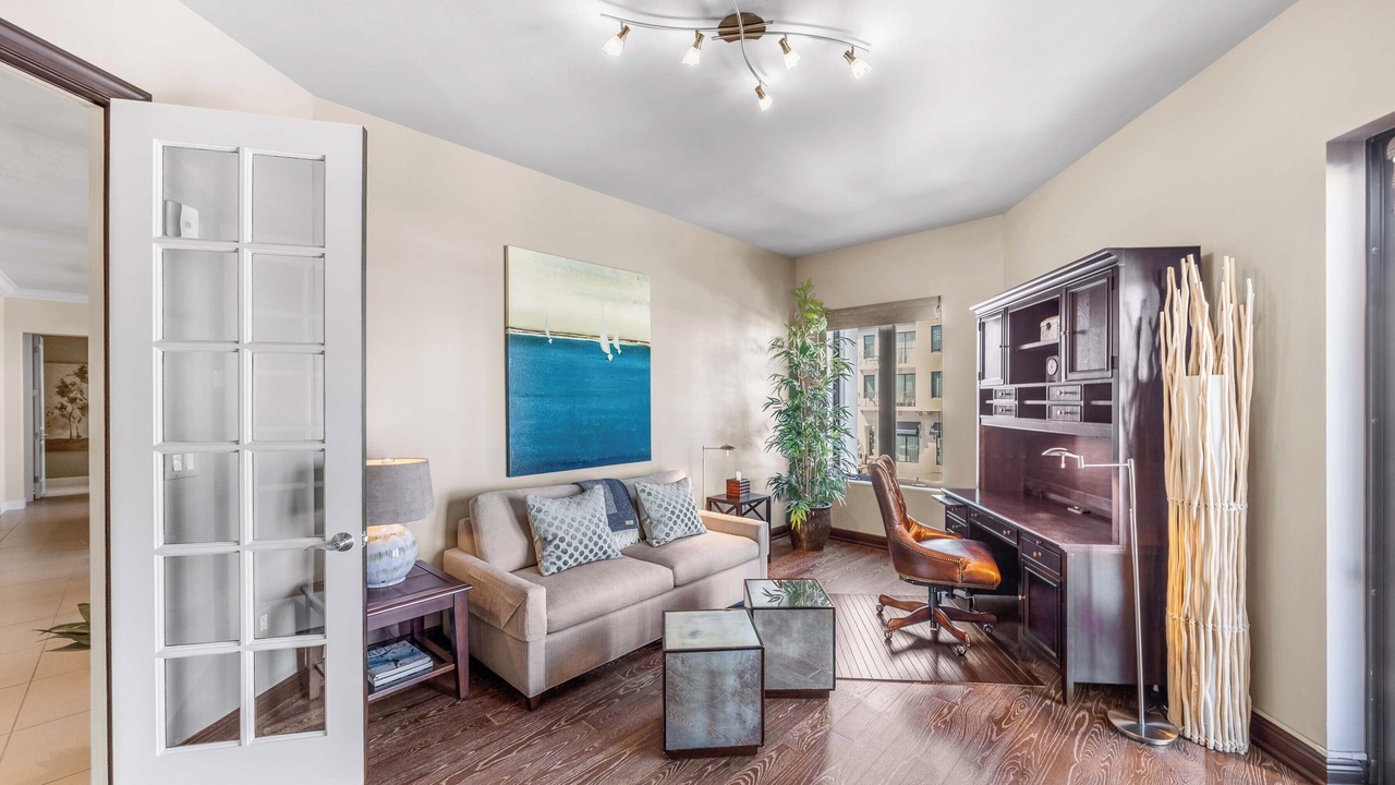 Photo of Livingroom in Royal Harbor