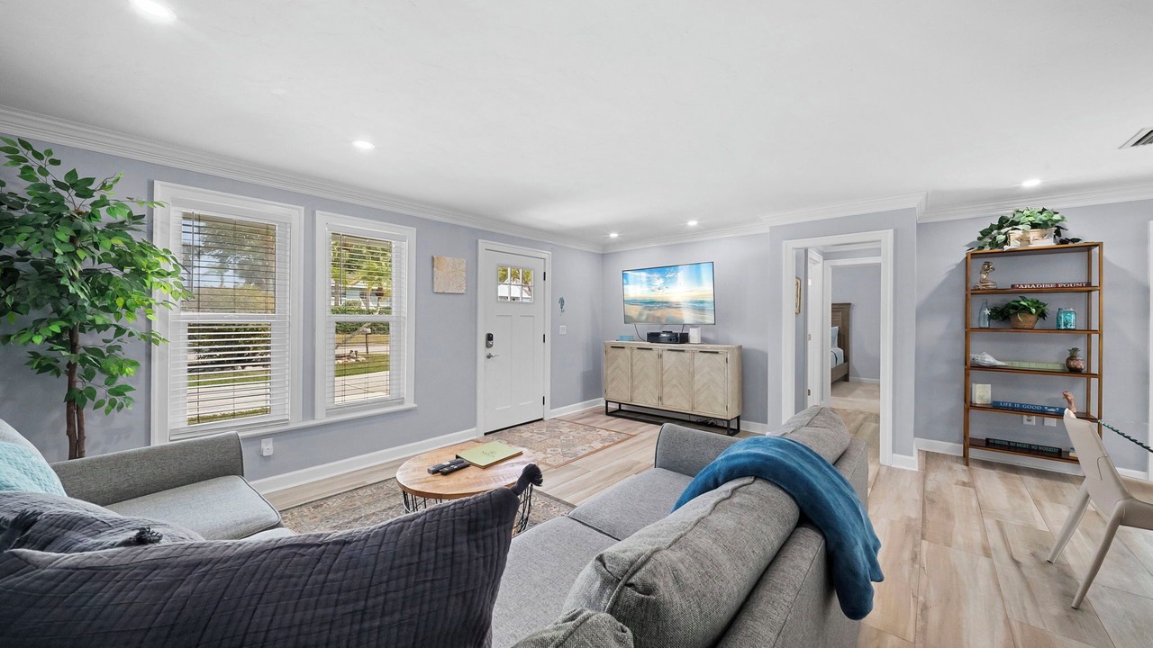 Photo of Livingroom in Palm River Estates