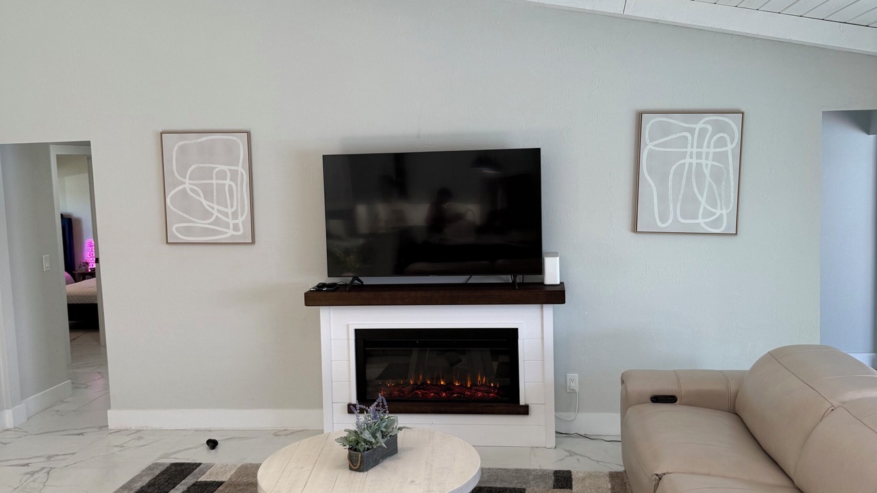 Photo of Livingroom in Eight Lakes