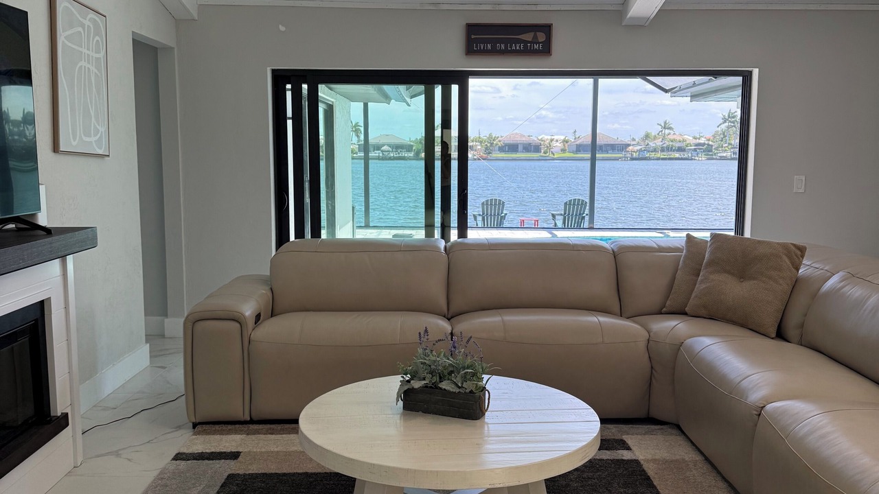 Photo of Livingroom in Eight Lakes