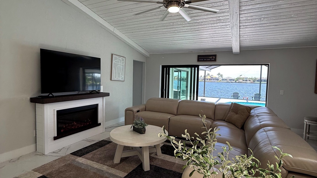 Photo of Livingroom in Eight Lakes
