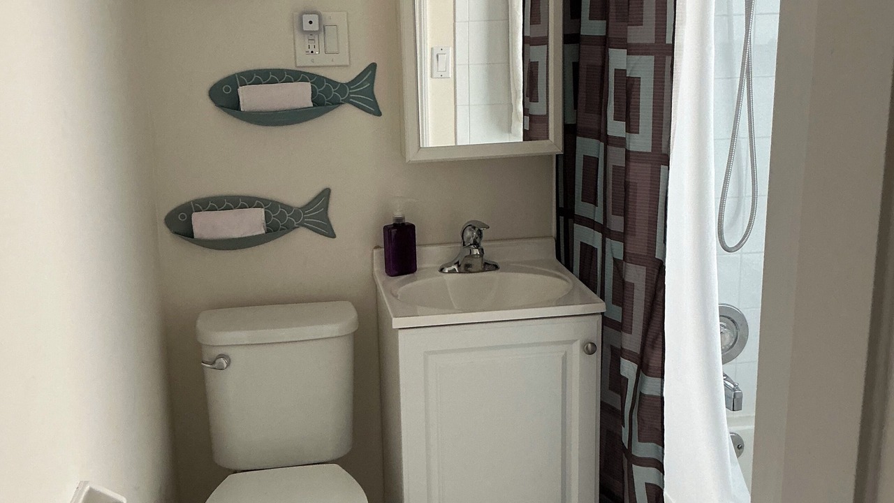 Photo of Bathroom in Rainbow Groves