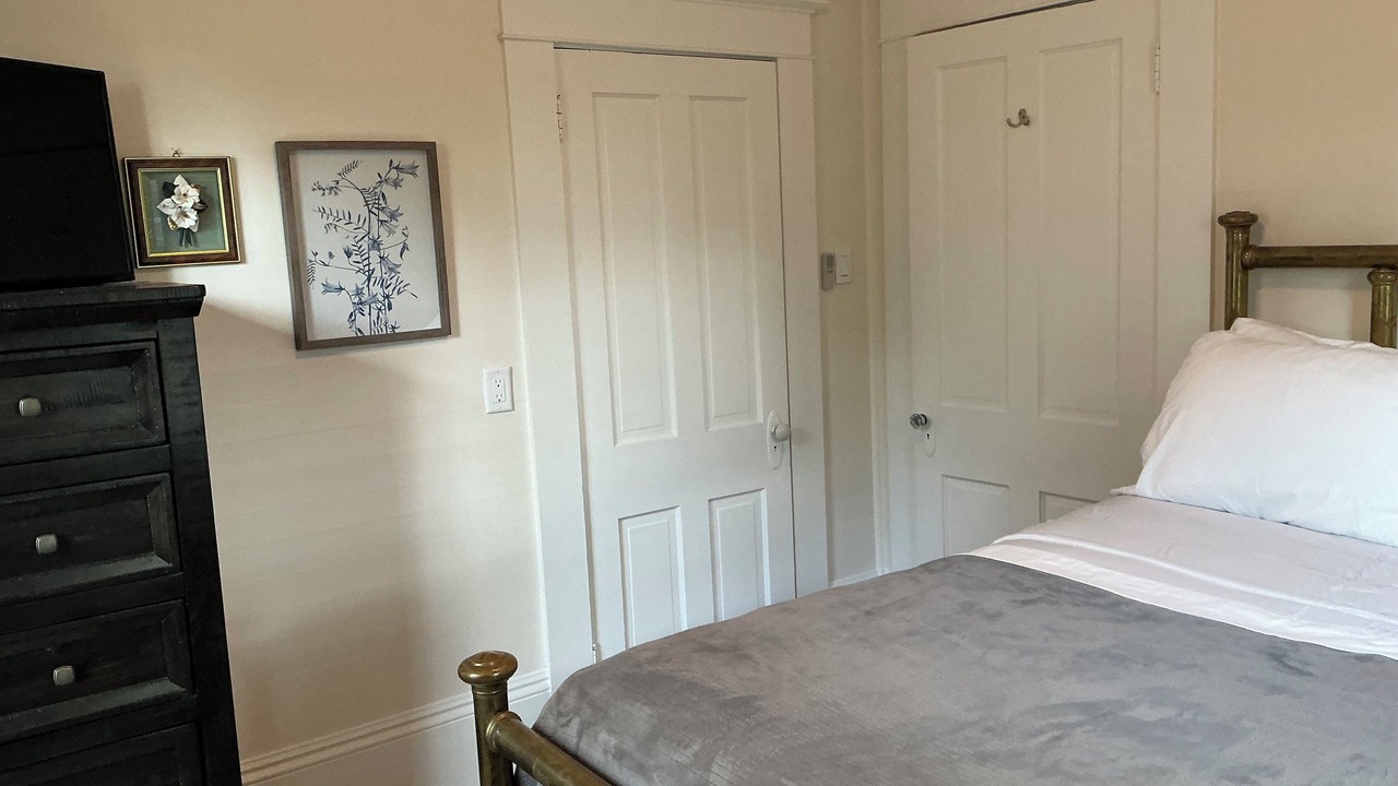Photo of Bedroom in Rainbow Groves