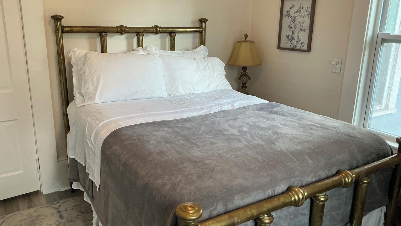 Photo of Bedroom in Rainbow Groves