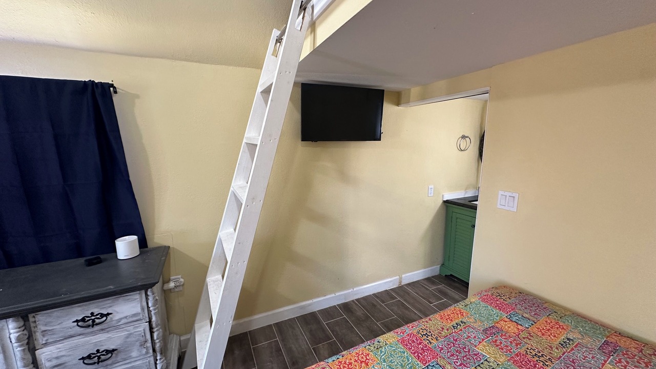 Photo of Bedroom in Saint James City