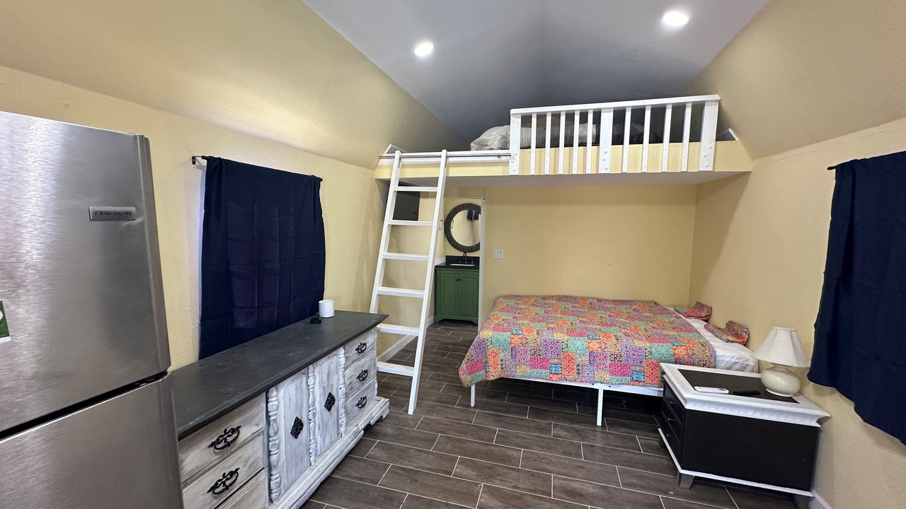 Photo of Bedroom in Saint James City
