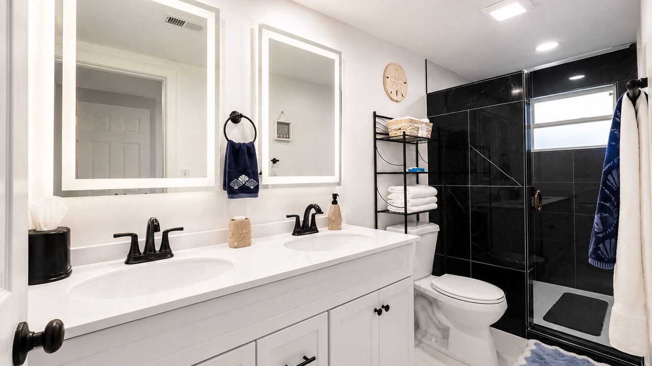 Photo of Bathroom in Bayshore Gardens