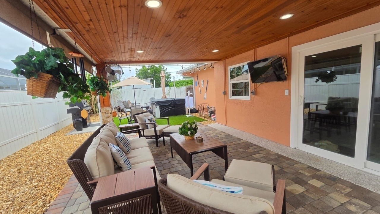 Photo of Patio Balcony in Bayshore Gardens