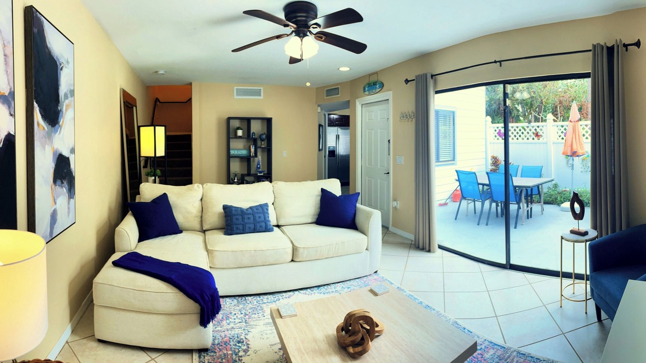 Photo of Livingroom in Pine Manor