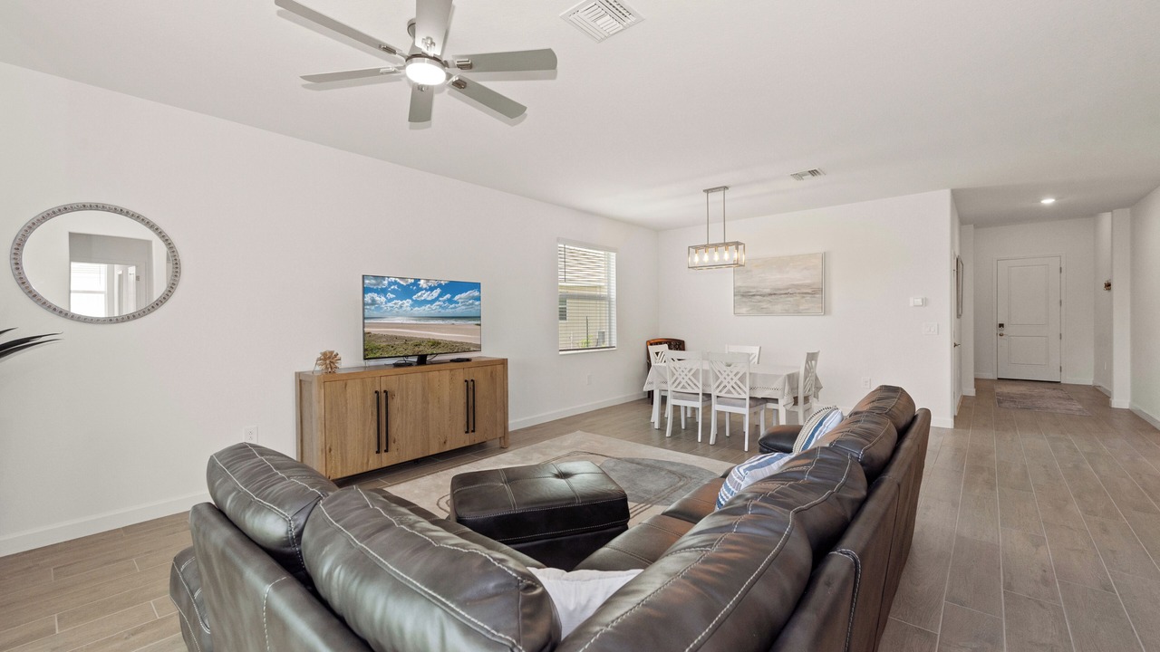 Photo of Livingroom in River Hall