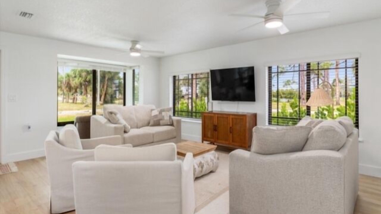 Photo of Livingroom in Grove City