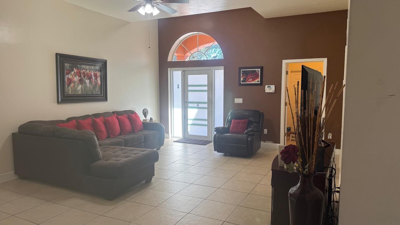 Photo of Livingroom in Lehigh Acres