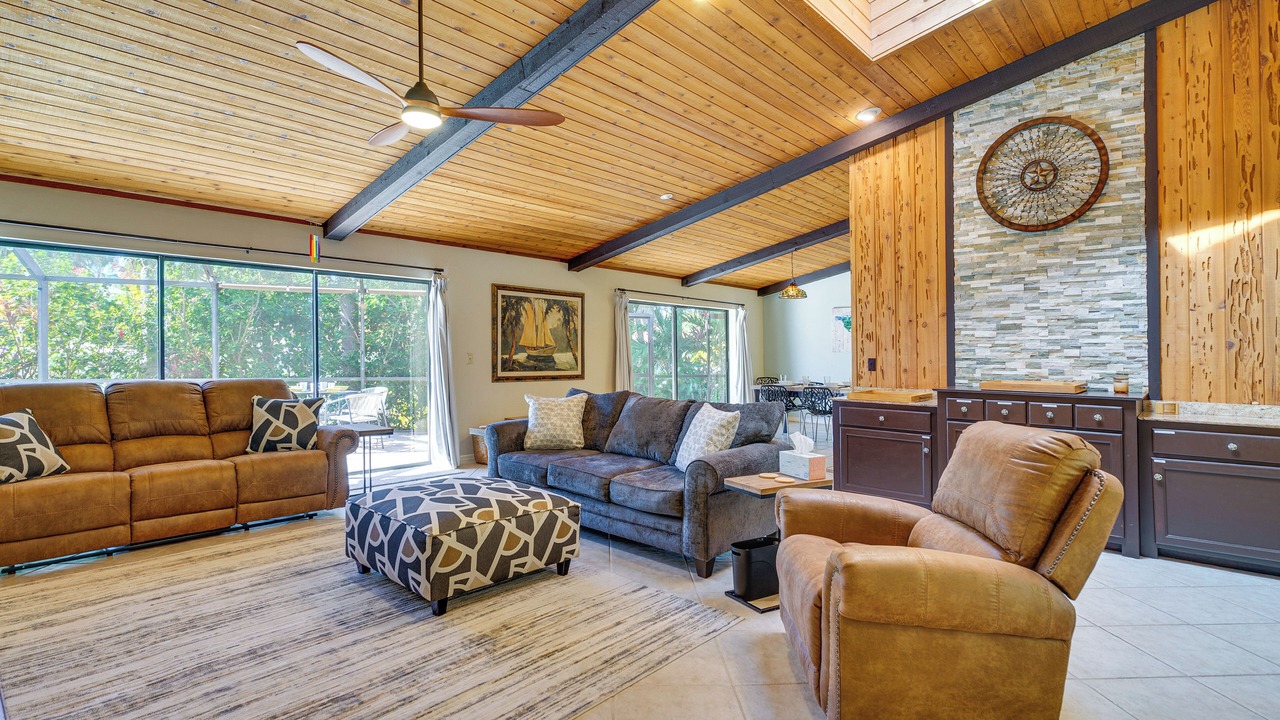 Photo of Livingroom in Eight Lakes