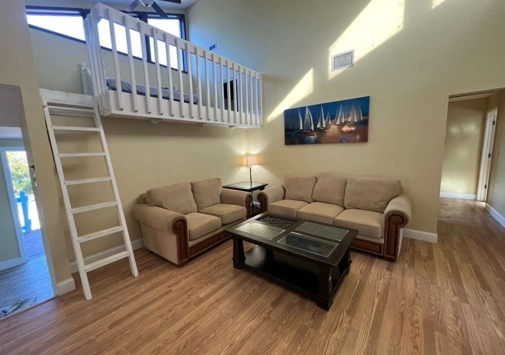 Photo of Livingroom in Saint James City