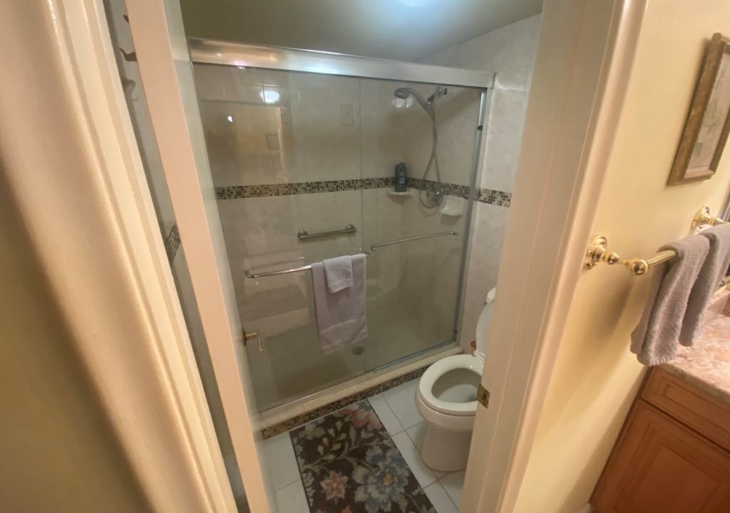 Photo of Bathroom in Bayway Isles