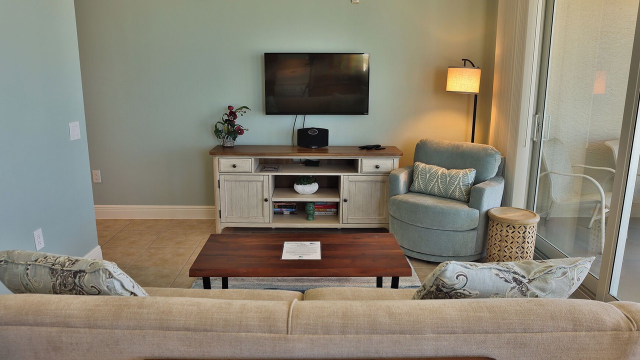 Photo of Livingroom in Mid Island