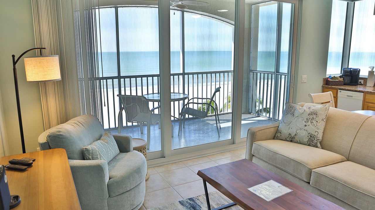 Photo of Livingroom in Mid Island
