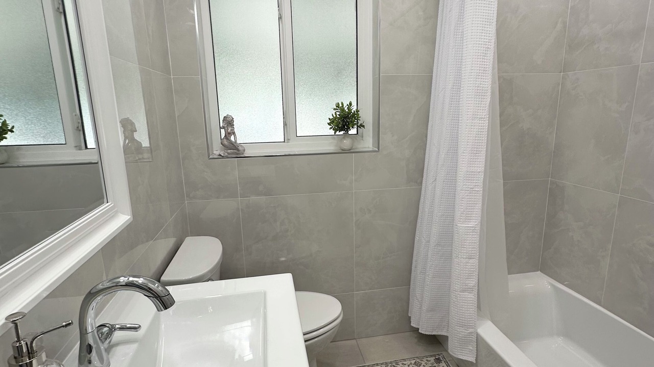 Photo of Bathroom in Arlington Park