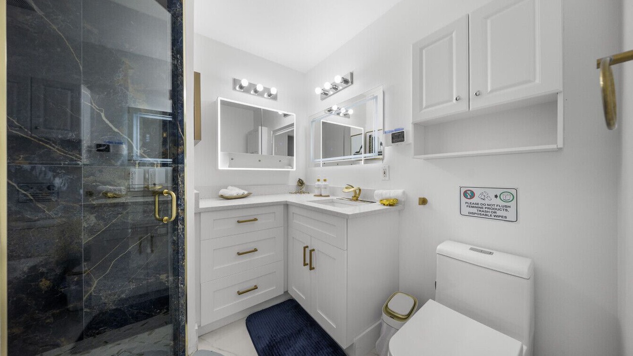 Photo of Bathroom in Pelican