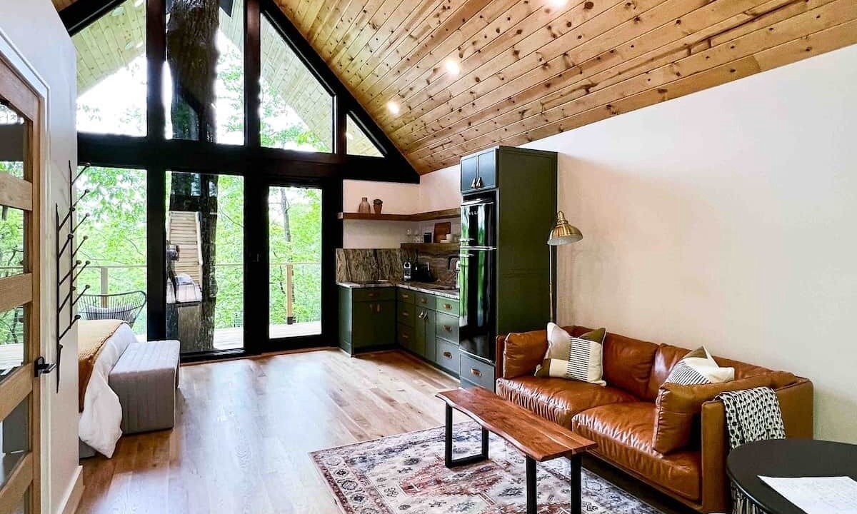 Photo of Livingroom in Travelers Rest
