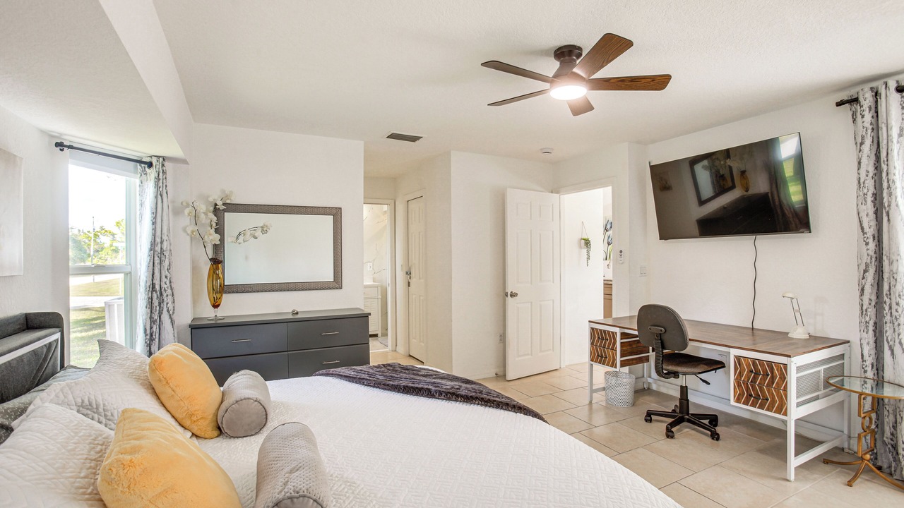 Photo of Bedroom in Gulf Cove