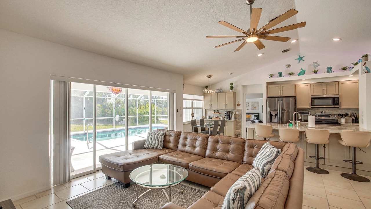 Photo of Livingroom in Gulf Cove
