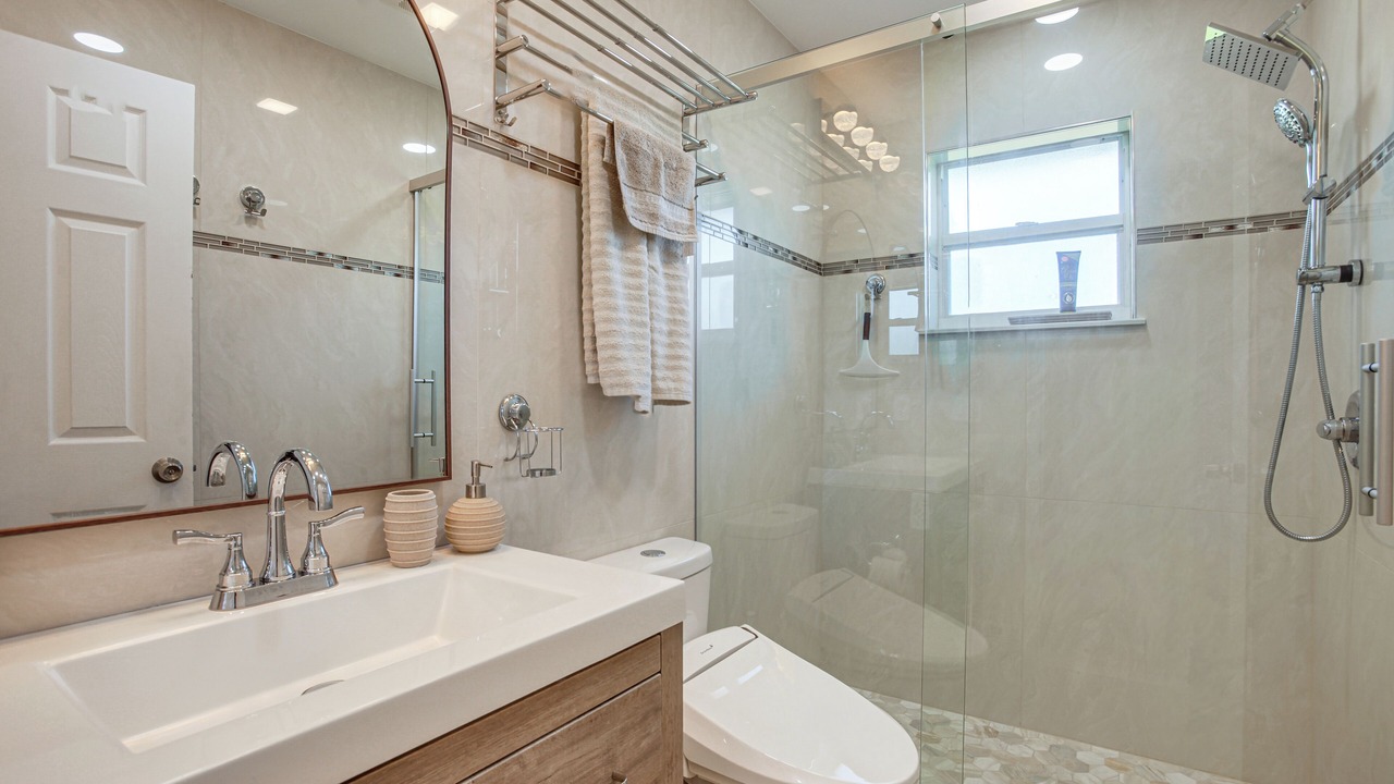 Photo of Bathroom in Gulf Cove