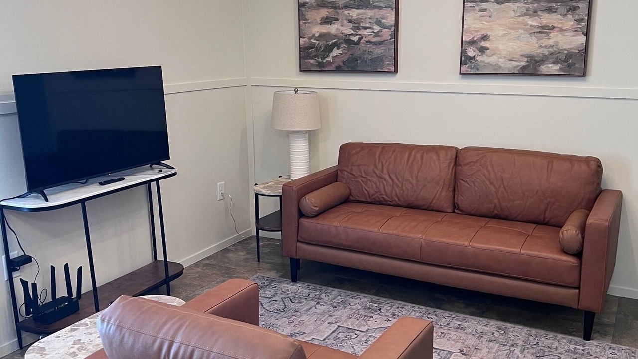 Photo of Livingroom in Suncoast Estates