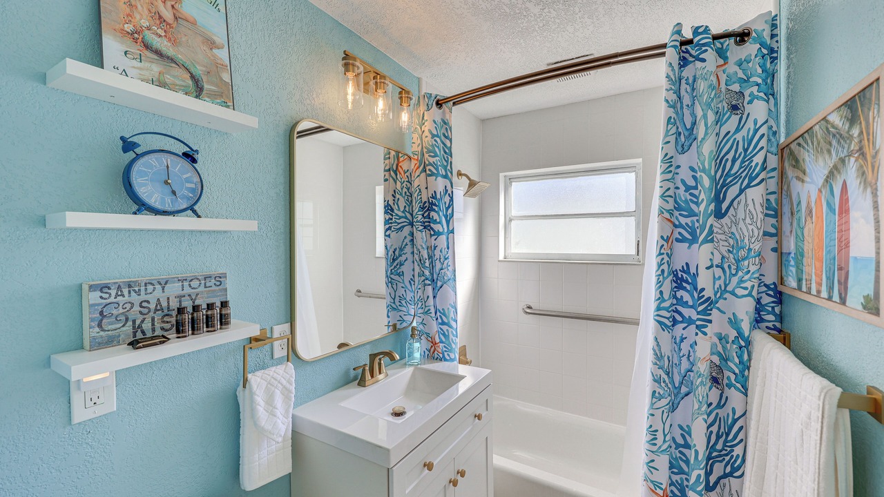 Photo of Bathroom in Edgewater