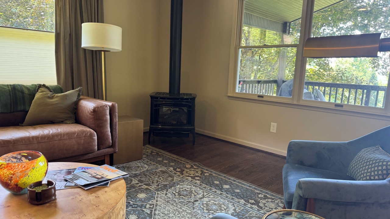 Photo of Livingroom in Fairview