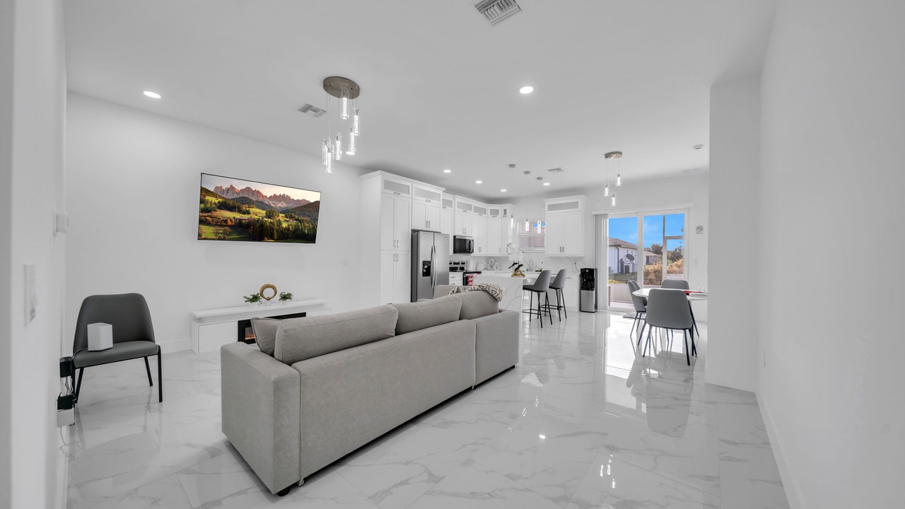 Photo of Livingroom in Lehigh Acres