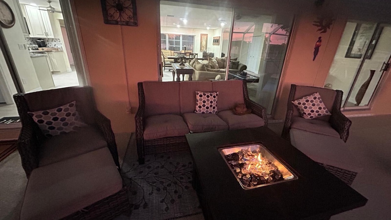 Photo of Livingroom in Edgewater