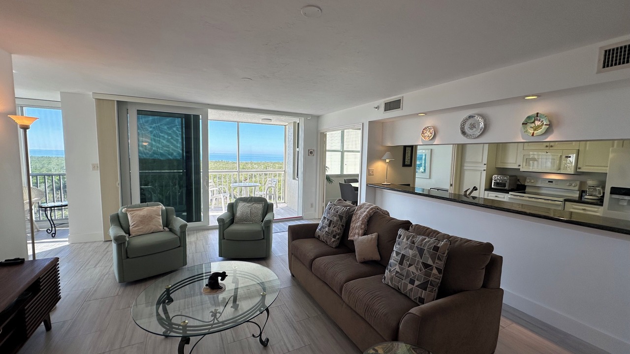 Photo of Livingroom in Pelican Bay