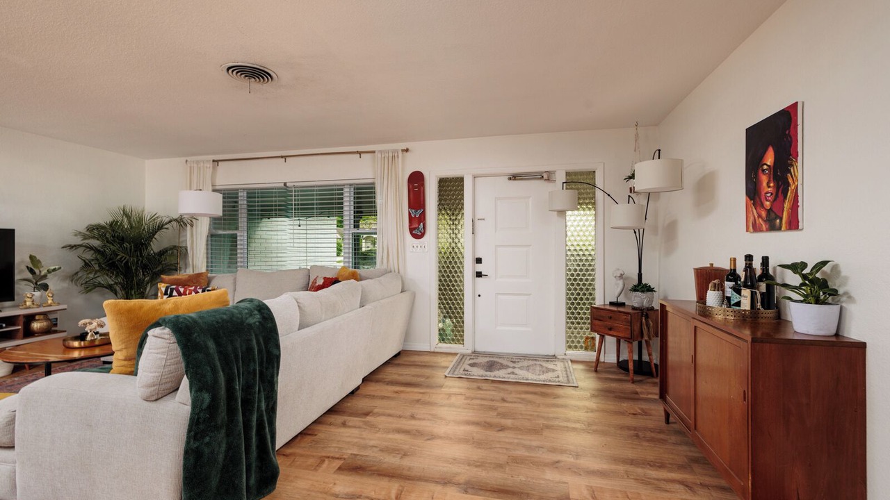 Photo of Livingroom in Jungle Terrace