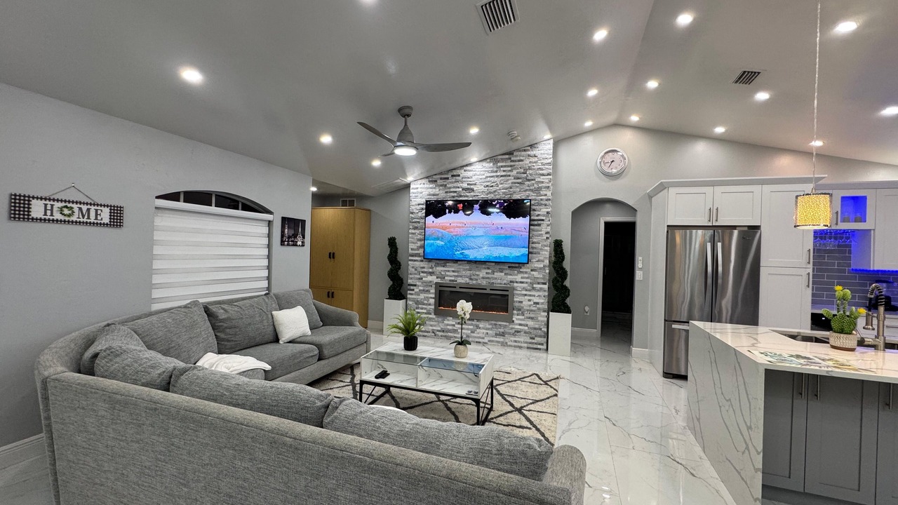 Photo of Livingroom in Lehigh Acres