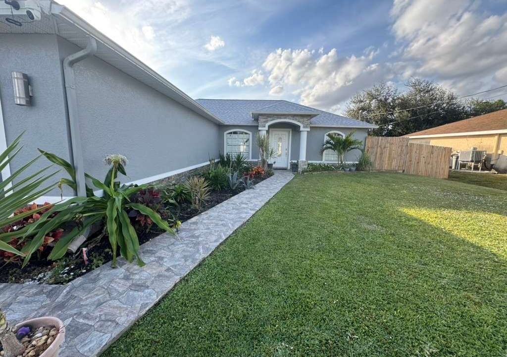 Photo of Outdoor in Lehigh Acres