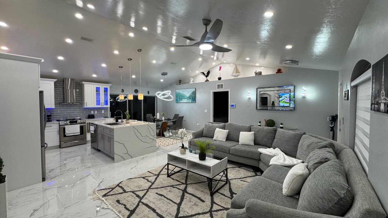 Photo of Livingroom in Lehigh Acres