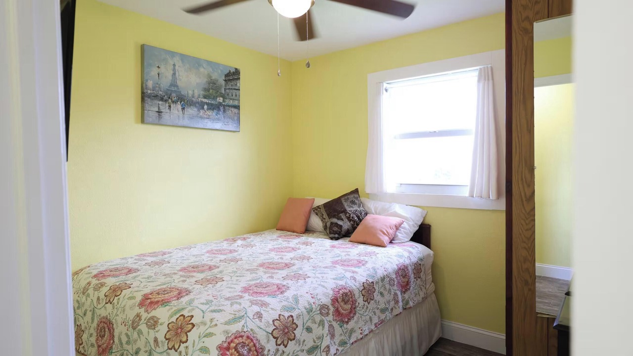 Photo of Bedroom in Saint James City