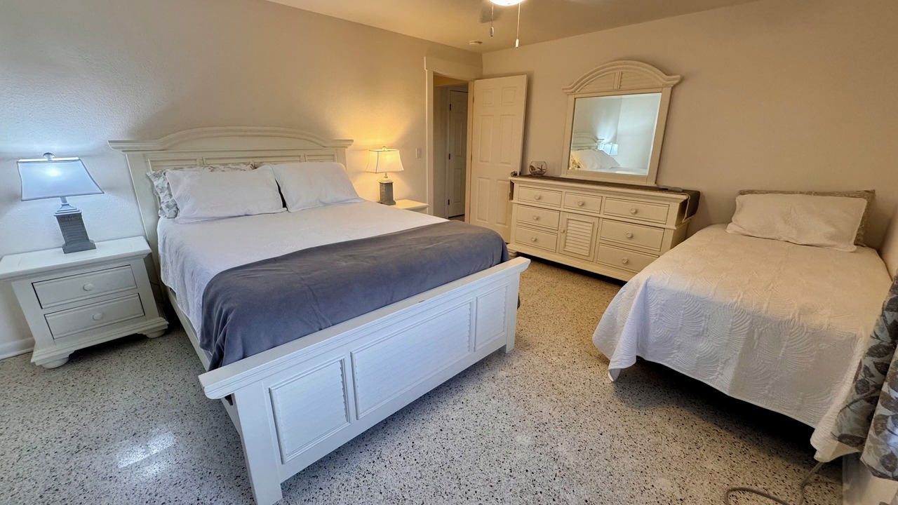 Photo of Bedroom in Bokeelia