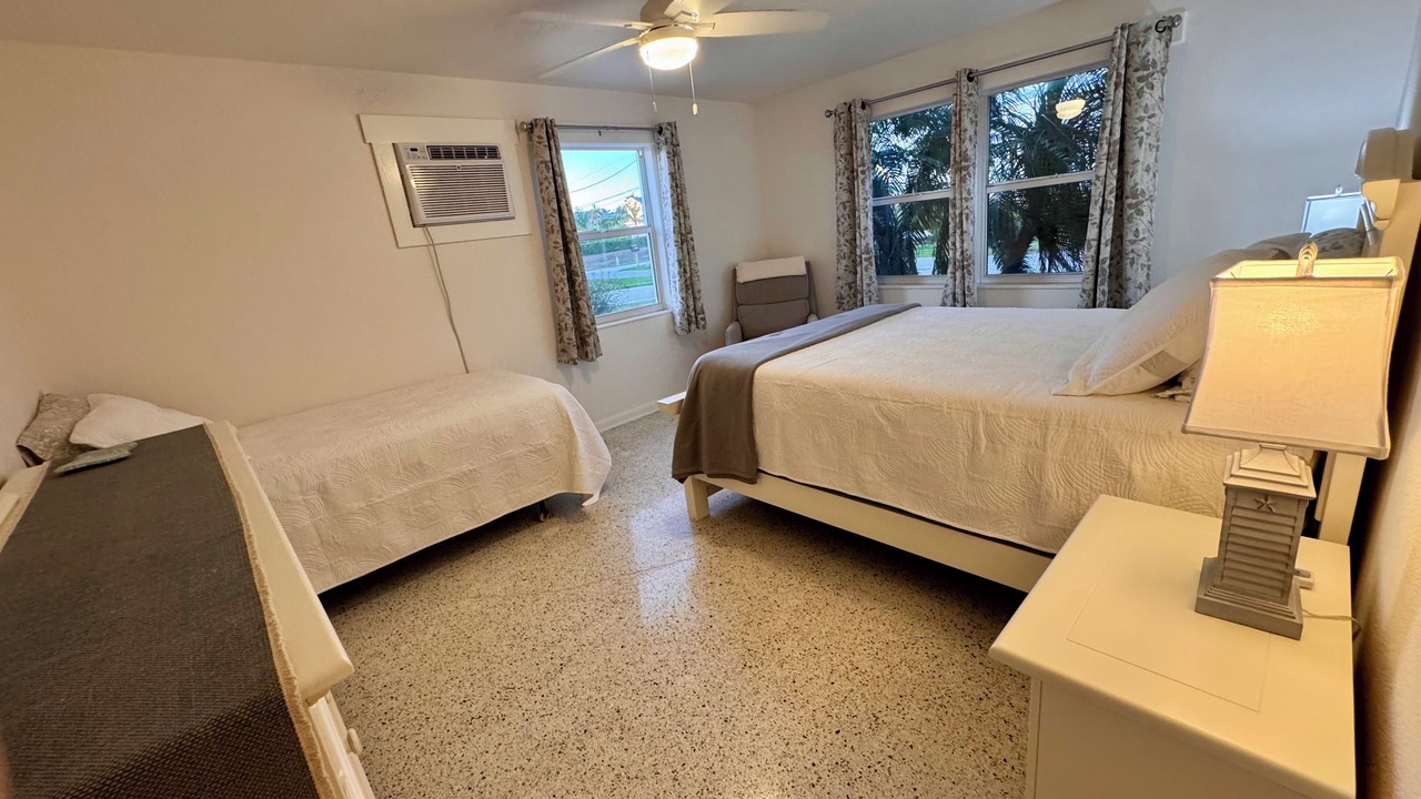 Photo of Bedroom in Bokeelia