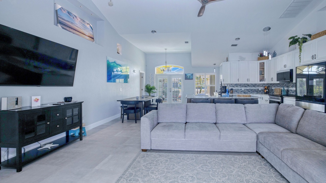 Photo of Livingroom in Burnt Store