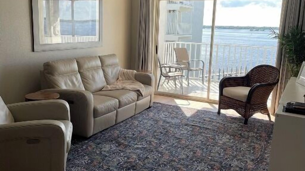 Photo of Livingroom in Edgewood
