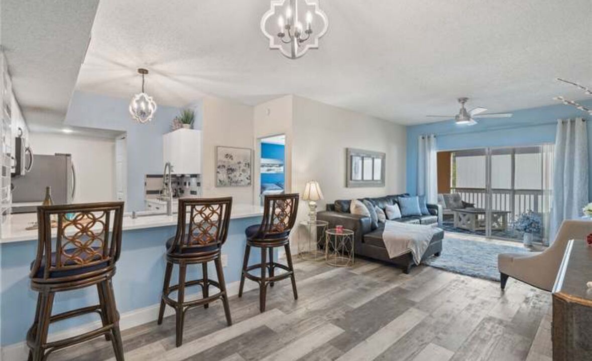 Photo of Livingroom in Crown Pointe