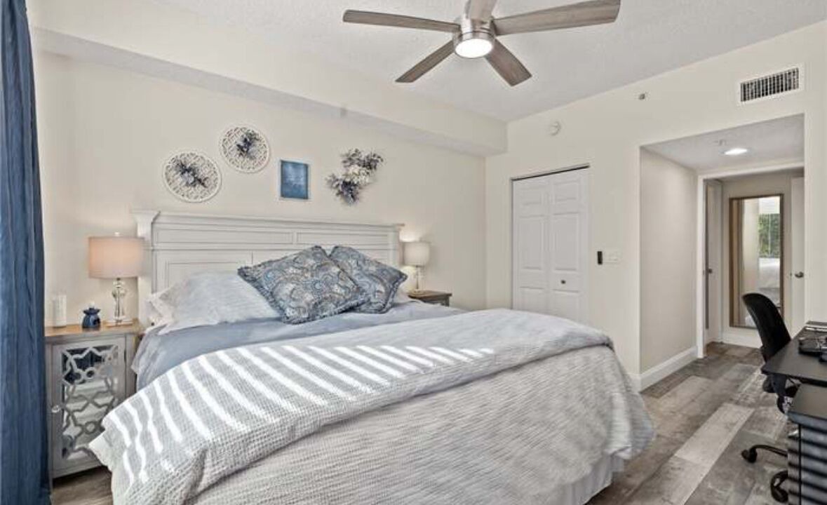 Photo of Bedroom in Crown Pointe