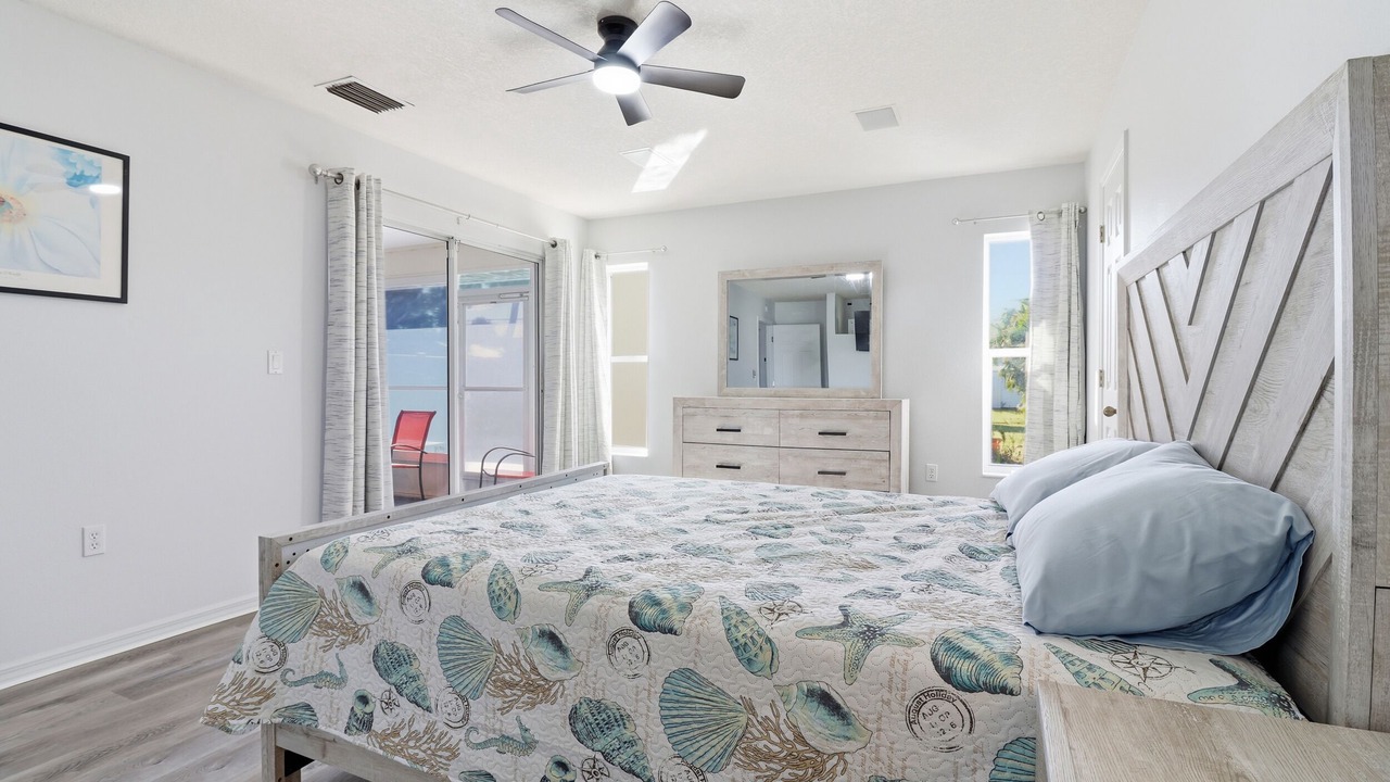 Photo of Bedroom in Englewood East