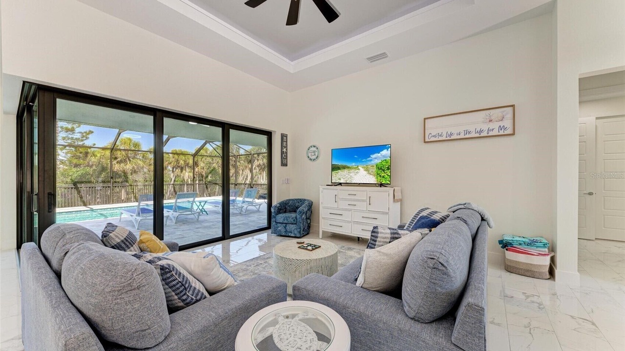Photo of Livingroom in Englewood