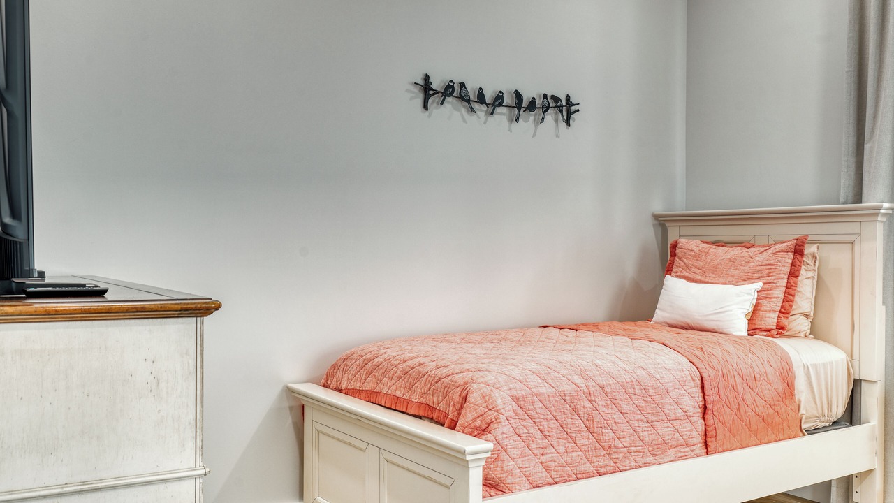 Photo of Bedroom in Oakland Hills